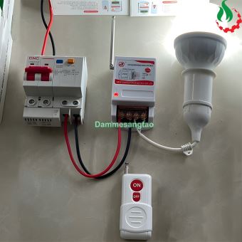 Bộ công tắc điều khiển từ xa 220V 40A 1000m-3000m (Có học lệnh)